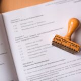車庫証明に印鑑は不要です。押印廃止で手続きの簡素化が進む